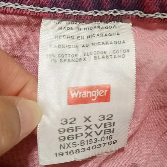 WRANGLER Womens Jeans 32 X 32 PINK MAGENTA Denim Used Pants Ripped Distressed - Picture 8 of 11